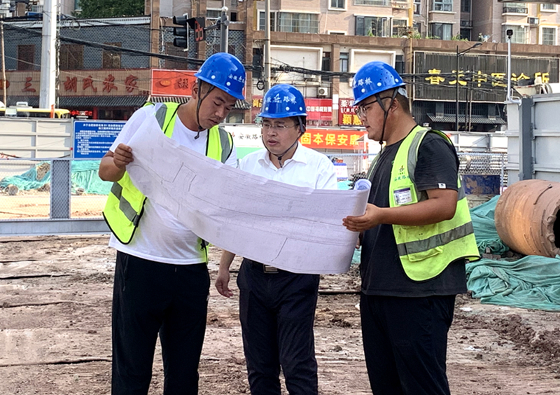 公司黨委書記、董事長錢申春到機(jī)場S1線先行段調(diào)研安全生產(chǎn)工作